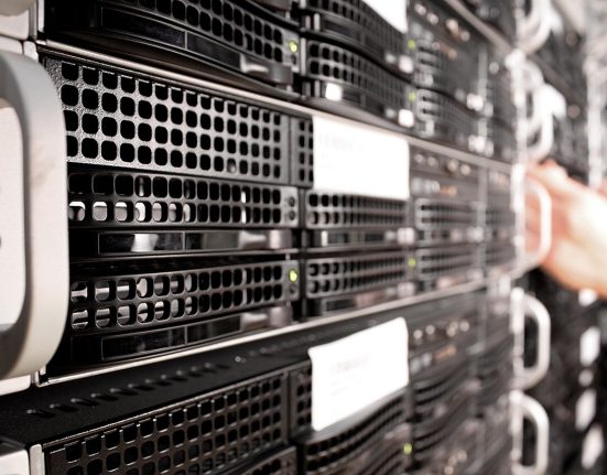 Sweden's Digital Dependence on the US Exposed by AWS Outage