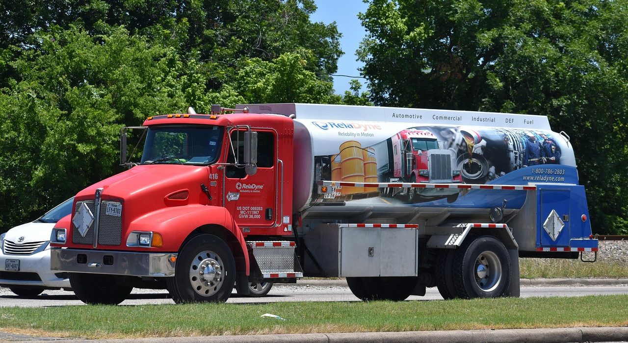 Swedish Truck Makers Consider Hydrogen, Cite High Costs