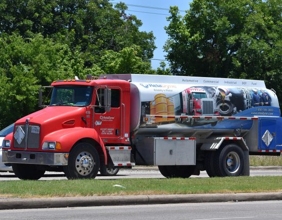 Swedish Truck Makers Consider Hydrogen, Cite High Costs